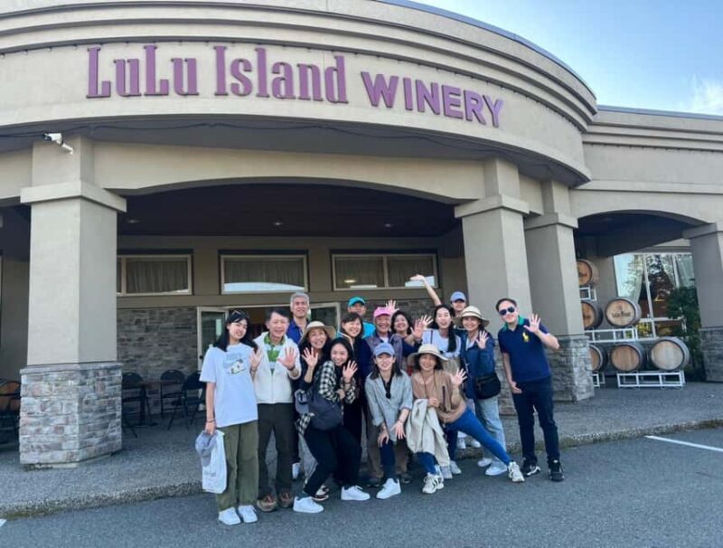 Vancouver Hidden Gems: Winery Tasting & Temple Visit - Who Should Consider This Tour?