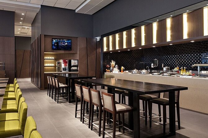 Vancouver International Airport Plaza Premium Lounge - Pricing and Reservation