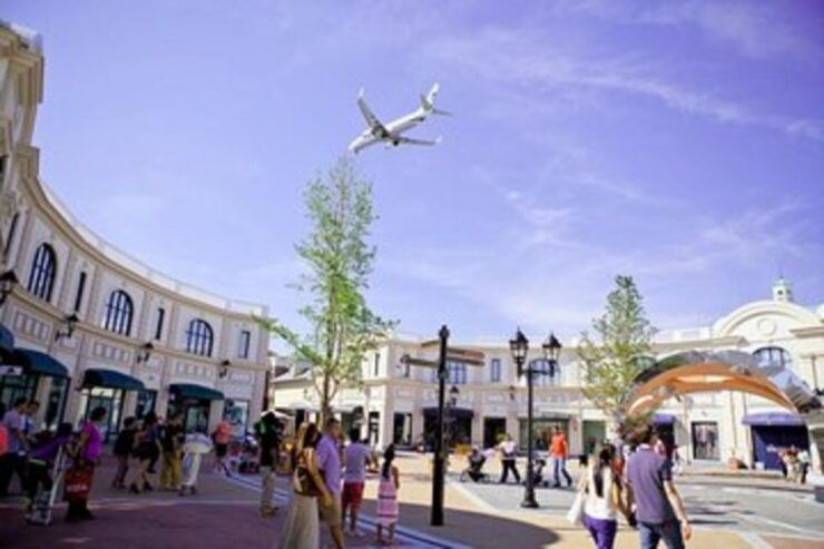 Vancouver Lay Over Shopping - Mc Arthur Glen Designer Mall - Description and Amenities