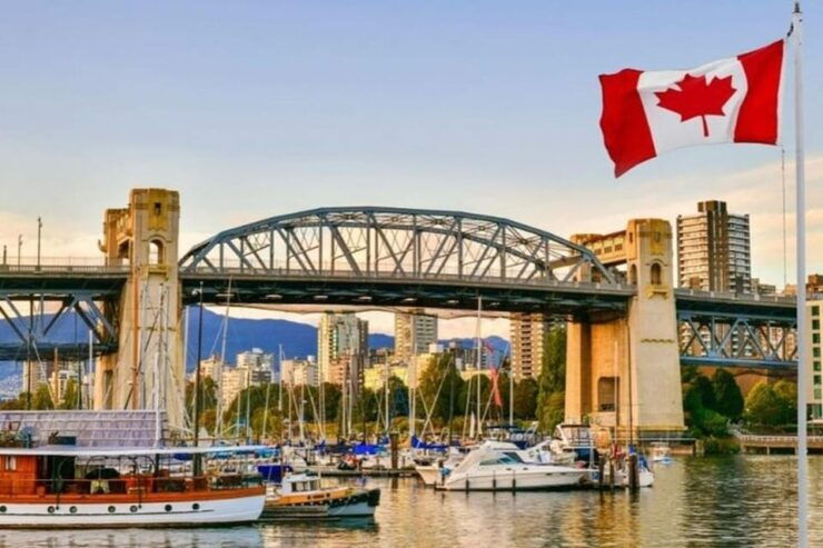 Vancouver : Must-See Attractions Walking Tour With A Guide - Good To Know