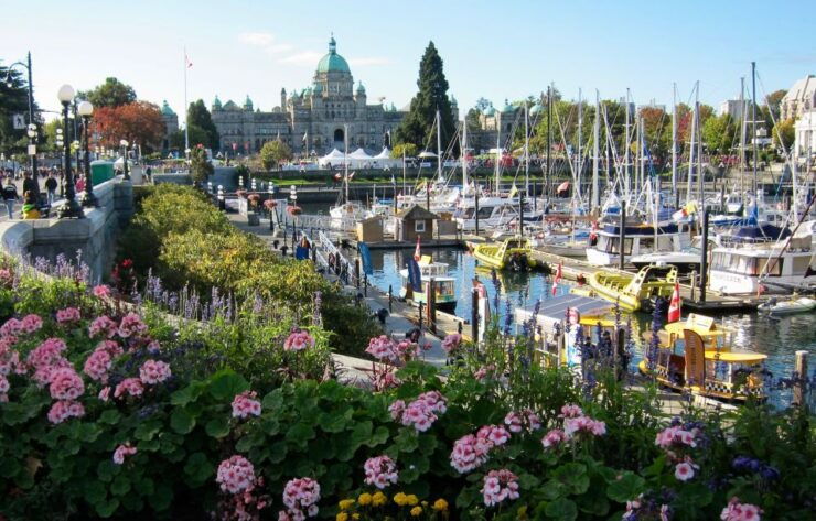 Vancouver: Private Victoria and Butchart Gardens Ferry Tour - Accessibility and Group Details