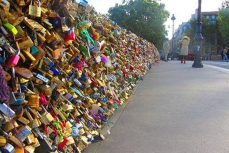 Vancouver Romantic Couple Luxury Tour Private - Small Group Setting and Multilingual Guide