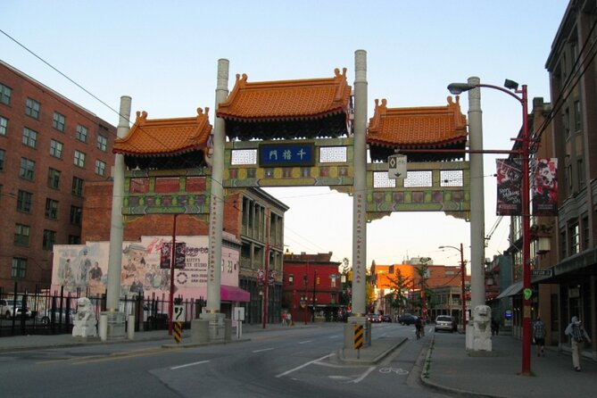 Vancouver Scavenger Hunt: Red Bricks & Gold Dragons - Overview and Experience