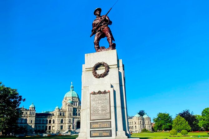 Vancouver-Victoria Tour Visit Craigdarroch Castle and Butchart Garden Private - Knowledgeable Guide Leading the Way