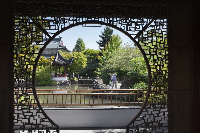 Vancouver's Urban Oasis: A Walking Tour - Vancouver Lookout: Enjoy Panoramic Views of the City