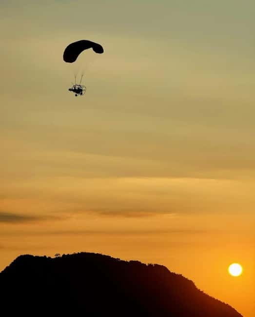 Vang Vieng Day Tour - Longtail boat, Paragliding - The Thrill of Paragliding in Vang Vieng