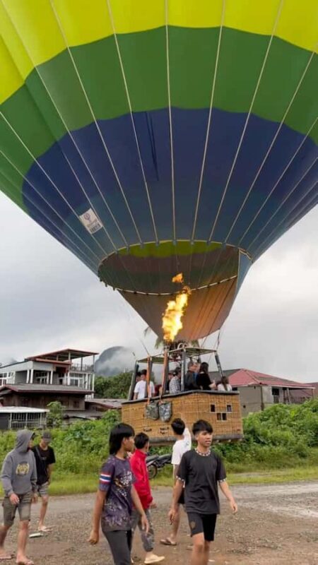 Vang Vieng: Hot Air Balloon Ride and Kayaking Adventure - The Hot Air Balloon Experience: Soaring High Above Laos