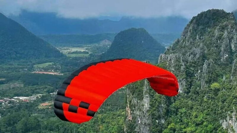 Vang Vieng: Paragliding Flight Single Ticket and Transfer - The Value of the Experience