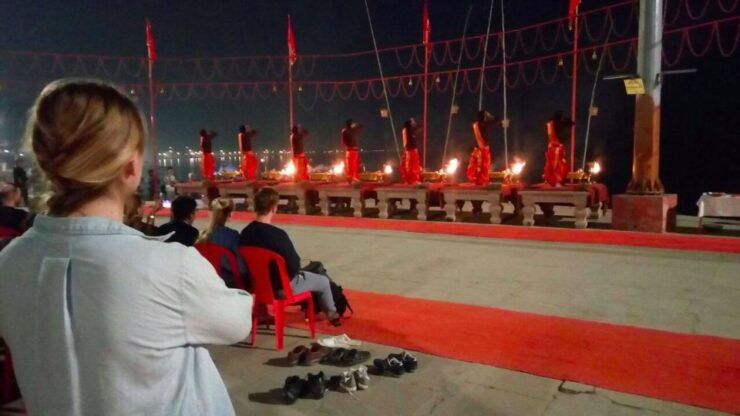 Varanasi: 3-Hour Evening Aarti Tour With Boat Ride - Starting Times and Live Tour Guide