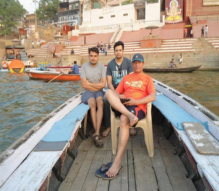 Varanasi: Evening Arti Boat Tour With Dinner - Dinner Details