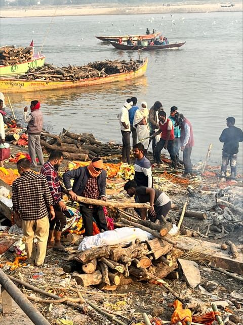 Varanasi: Manikarnika Ghat (Oldest Cremation Site) Tour - Good To Know
