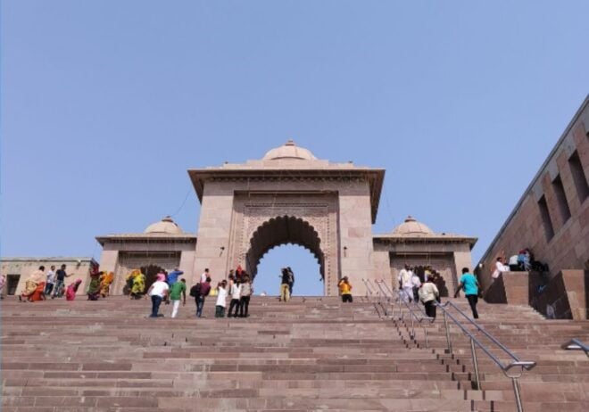 Varanasi Scavenger Hunt and Sights Self-Guided Tour - Tour Highlights