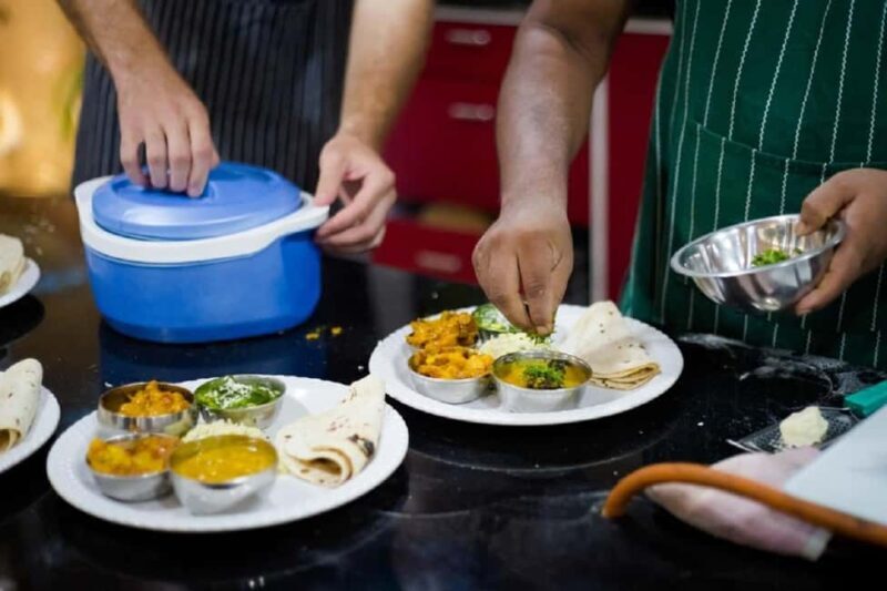 Varanasi: Traditional Indian Cooking Class with Dinner - Good To Know