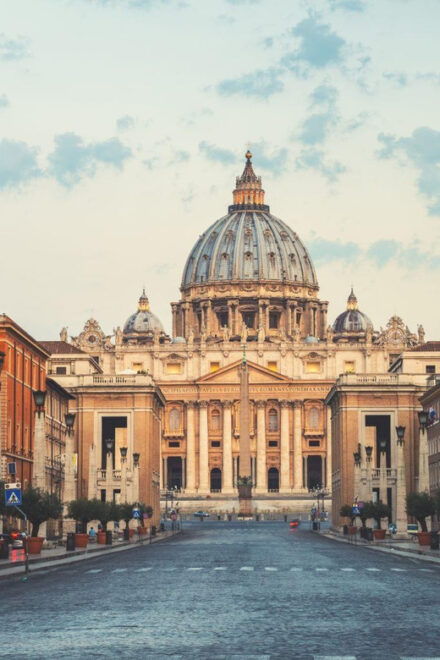 Vatican and Beyond: Art, History, and Tranquility Walk - Key Tour Features