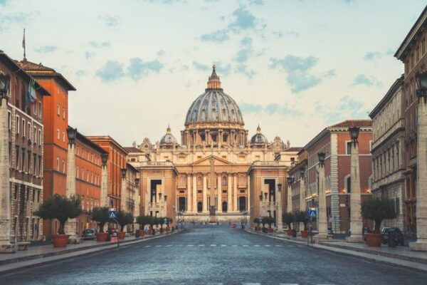 Vatican and Beyond: Art, History, and Tranquility Walk - Tips for Your Visit