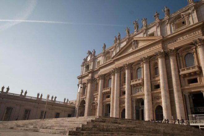 Vatican City: St. Peters Basilica Audio Guide - Experience the Grandeur
