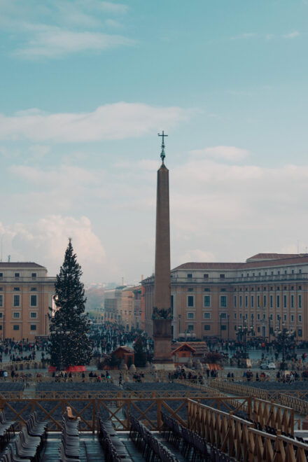 Vatican City: St. Peters Basilica & Papal Tombs Guided Tour - Experience Description