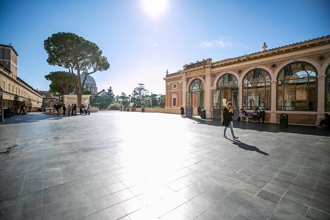 Vatican Tour with Michelangelo's Sistine Chapel & Fast-Access - Authentic Experiences & Well-Informed Guides