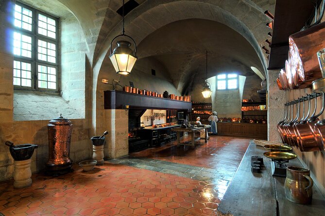 Vaux-Le-Vicomte Castle Day Trip With Chateaubus Shuttle - The Sum Up