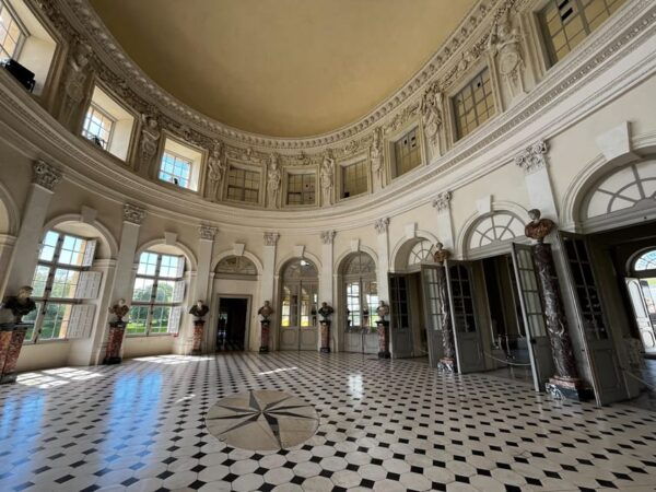 Vaux-Le-Vicomte - Private Tour With Official Licensed Guide - Questions You May Have