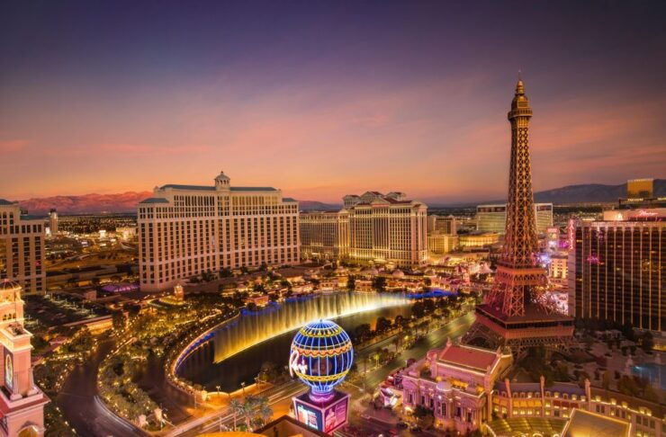 Vegas Highlights: Neon Lights & Desert - Audio Driving Tour - Activity Overview
