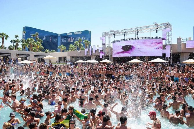 Vegas Pool Party Crawl by Party Bus W/ EZ Entry & Free Drinks - Booking and Availability
