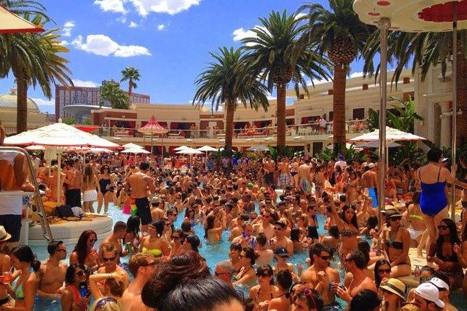 Vegas Pool Party Crawl by Party Bus W/ EZ Entry & Free Drinks - What To Expect