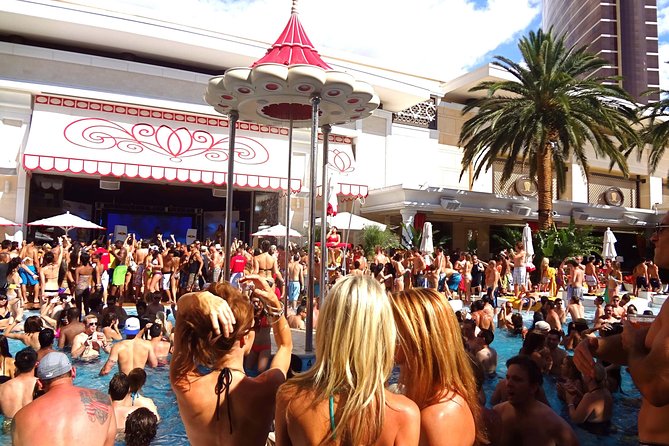 Vegas Pool Party Crawl by Party Bus W/ EZ Entry & Free Drinks - The Sum Up
