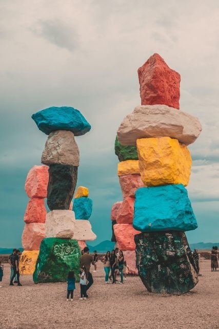 Vegas: Valley of Fire, Seven Magic Mountains, Las Vegas Sign - Valley of Fire State Park: A Natural Wonder