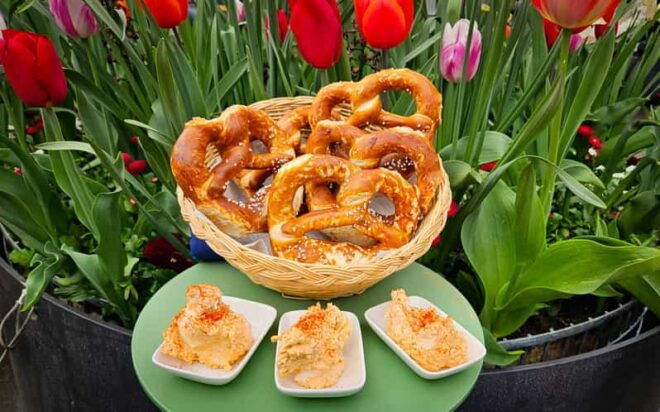Vegetarian Viktualienmarkt Tasting Tour - Vegetarian Delicacies Offered