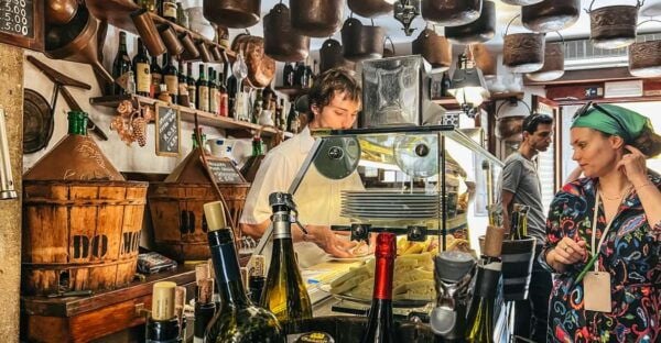 Venecia: Recorrido De Comida Callejera Con Un Guía Local Y Degustaciones. - Common Questions