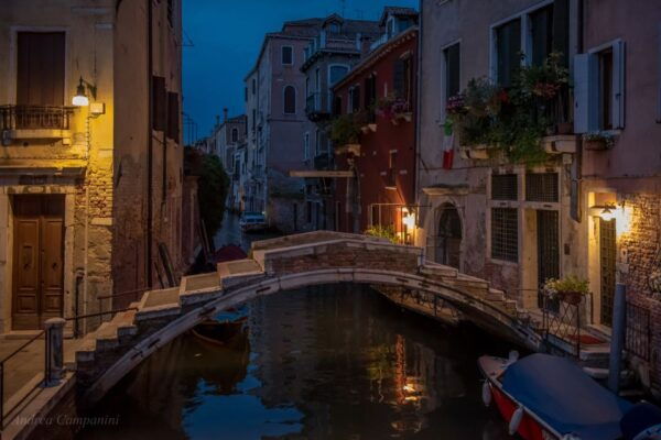 Venecia: Tour De 2 Horas Por Las Leyendas Y Fantasmas De Cannaregio - The Sum Up