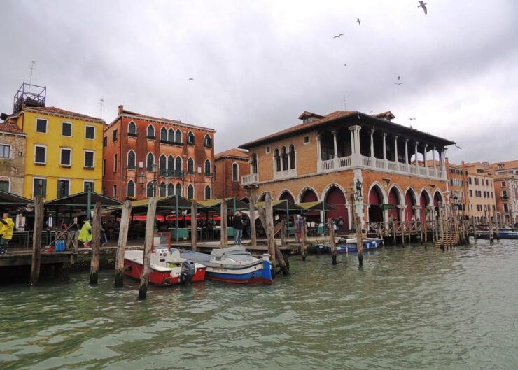Venetian Aperitif: Wine Tasting and Cicchetti Tour - Experience Highlights