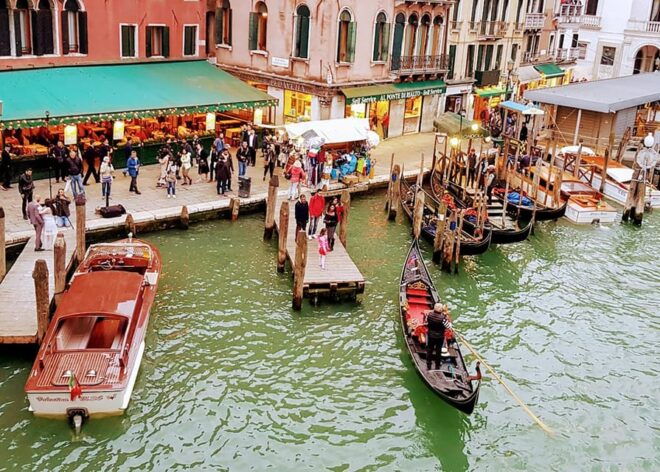 Venetian Aperitif: Wine Tasting and Cicchetti Tour - Itinerary Details