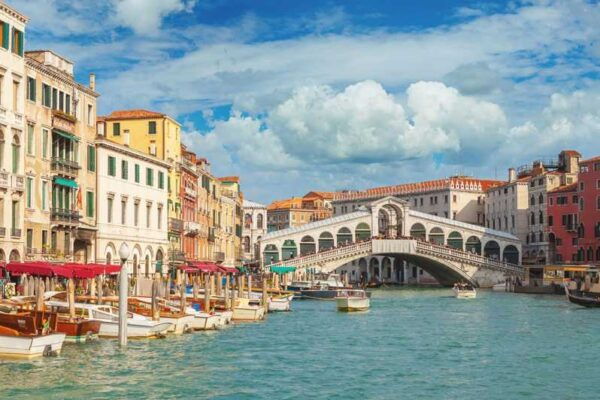 Venetian Aperitif: Wine Tasting and Cicchetti Tour - Meeting Point and Time