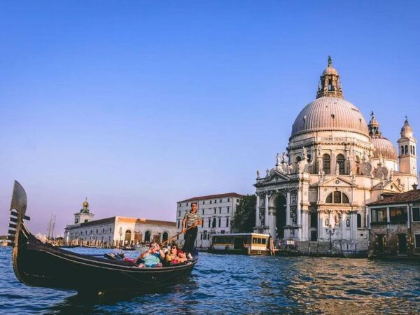 Venetian Serenade: Private Gondola Bliss - Important Tips for Participants