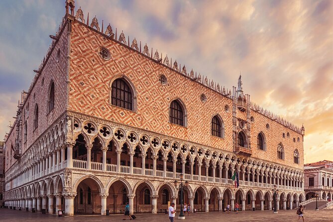 Venezia Walking Tour With Audio and Written Guide by a Local - Local Anecdotes and Tips