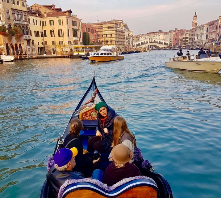 Venice: 1-Hour Gondola Ride on the Grand Canal With Guide - Good To Know