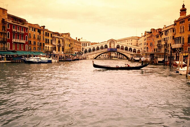 Venice: 45-Minute Private Gondola Ride by Night for up to 5 People - Cancellation Policy
