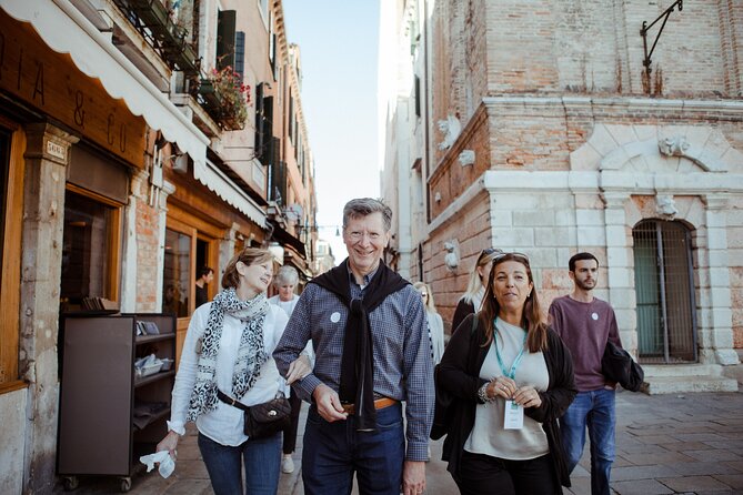Venice at Sunset: Cicchetti, Food & Wine Tour - Toasting to the Sunset With Local Wines