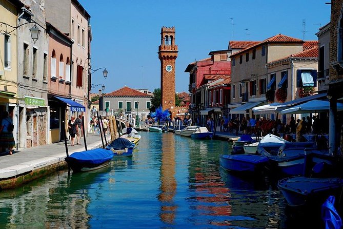 Venice: Boat Tour to Murano, Burano and Torcello With Fish Lunch - Burano Visit