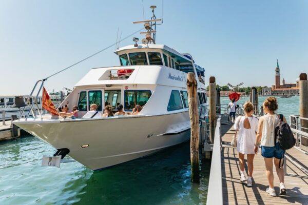 Venice: Burano, Torcello & Murano Boat Tour W/Glassblowing - Review Summary