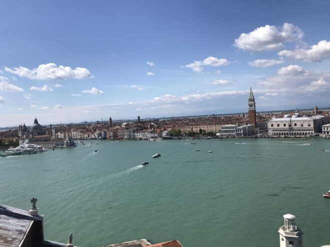 Venice by Night: Small Group Tour With an Expert Local Guide - Tour Experience