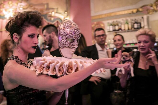 Venice: Carnival Grand Ball Gala Dinner and Show - Refined Menu and Prestigious Wines