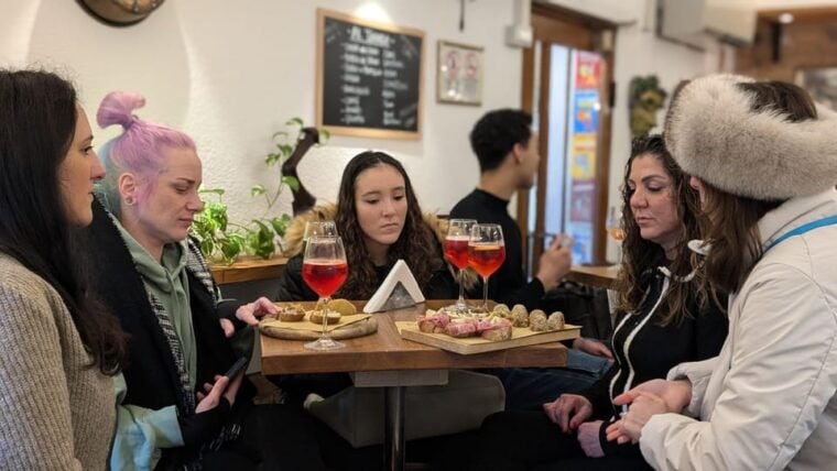 Venice: Cicchetti, Spritz, and Wine Tour With a Local Guide - Additional Tour Features