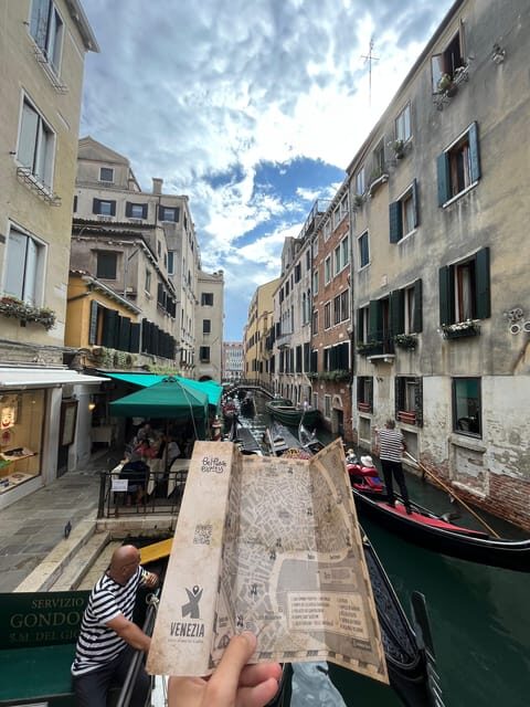 Venice City Escape: "The beggar and the cloak" - Good To Know