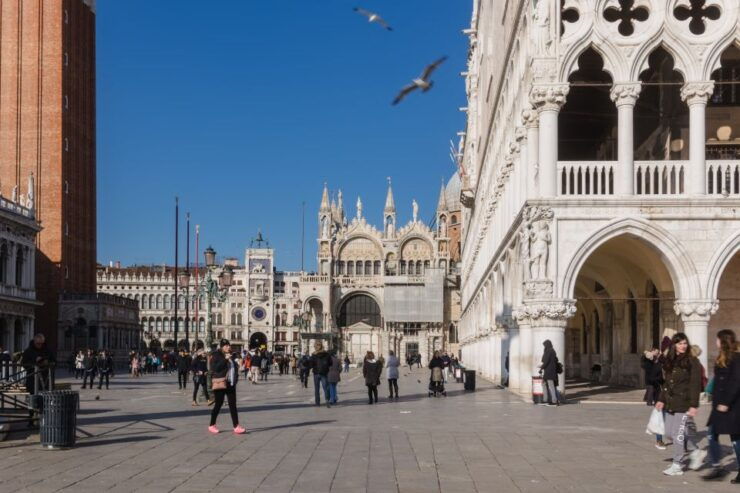 Venice: City Highlights and Hidden Gems Walking Tour - Tour Duration and Flexibility