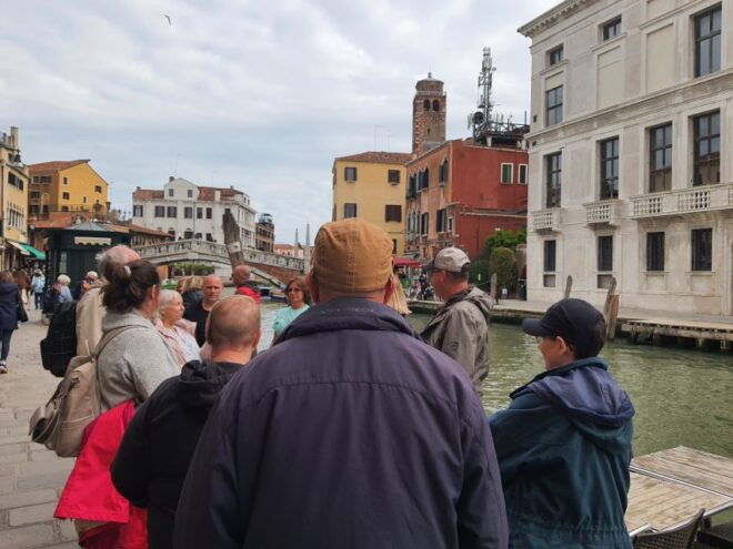 Venice: City Wonders Group Walking Tour With a Guide - Tour Booking and Availability