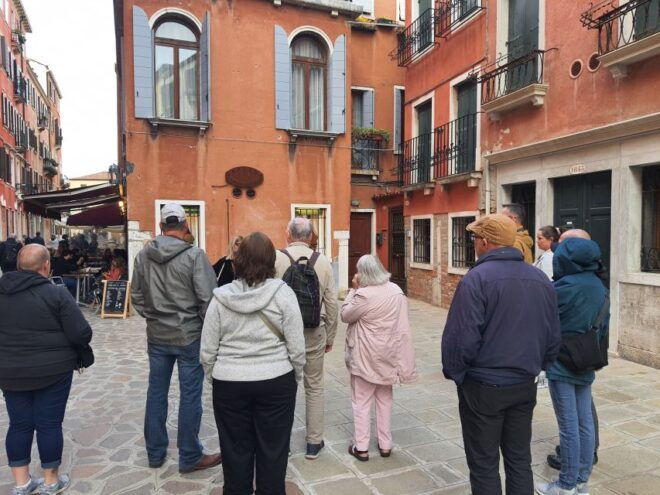 Venice: City Wonders Group Walking Tour With a Guide - Guide and Inclusions
