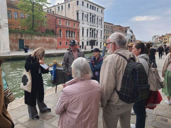 Venice: City Wonders Group Walking Tour With a Guide - Cancellation Policy